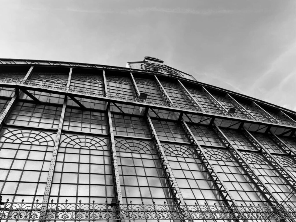 Central Stations Uniqueness